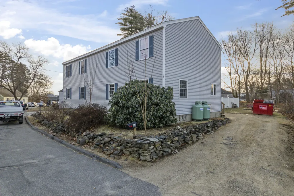 12-14 Macdougal Street Kittery ME 03904