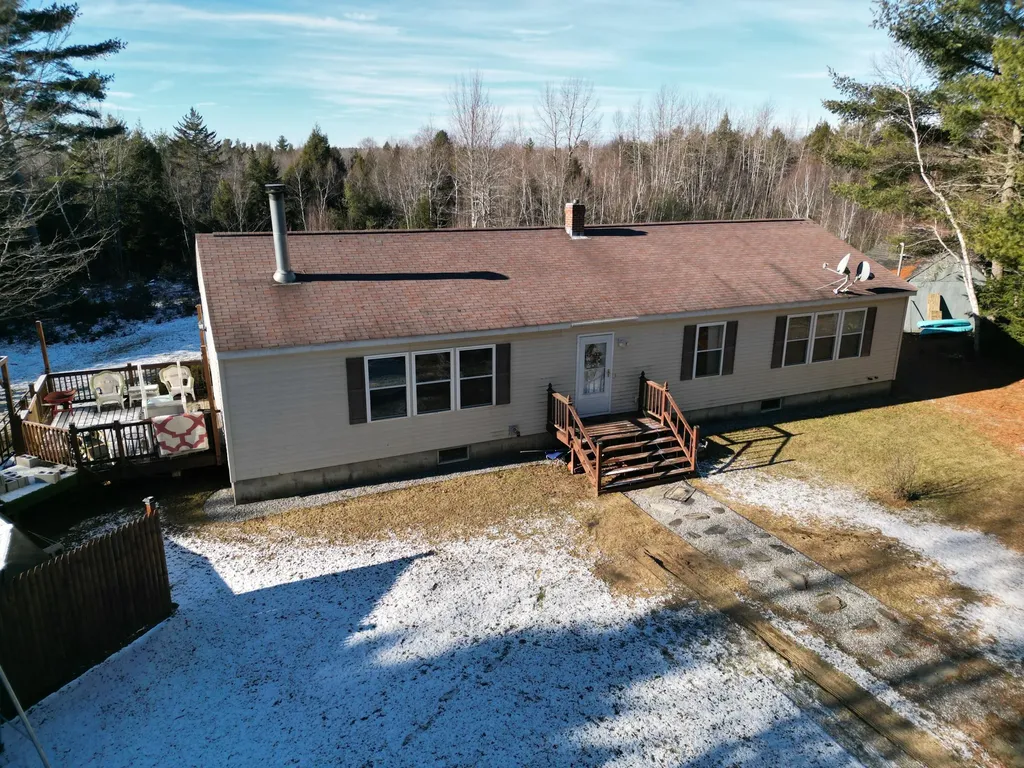 32 Cooley Road Washington ME 04574