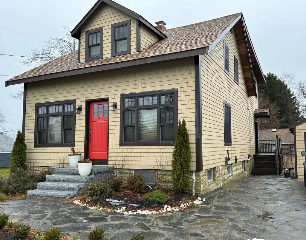 4 Chester Avenue Falmouth ME 04105