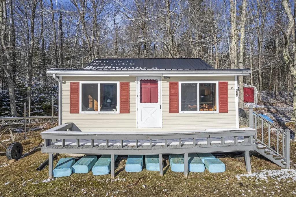 10 Bowden Drive Dedham ME 04429