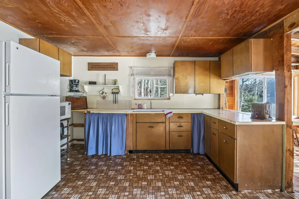 10 Bowden Drive Dedham ME 04429