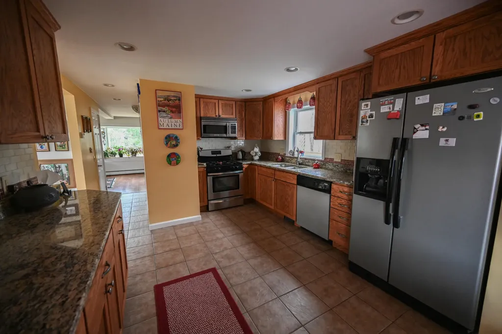 27 Westbrook Terrace Hampden ME 04444