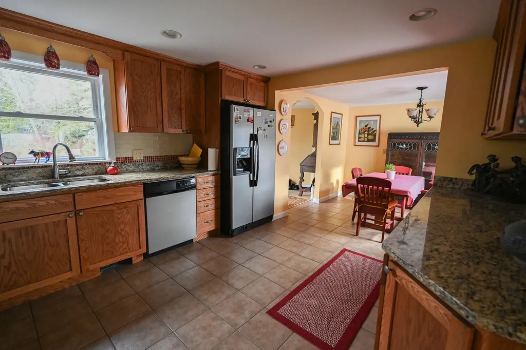 27 Westbrook Terrace Hampden ME 04444