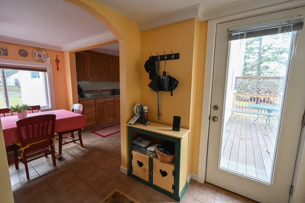 27 Westbrook Terrace Hampden ME 04444