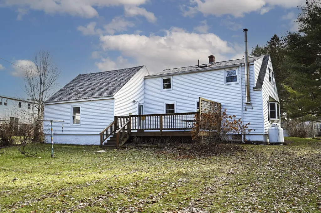 27 Westbrook Terrace Hampden ME 04444