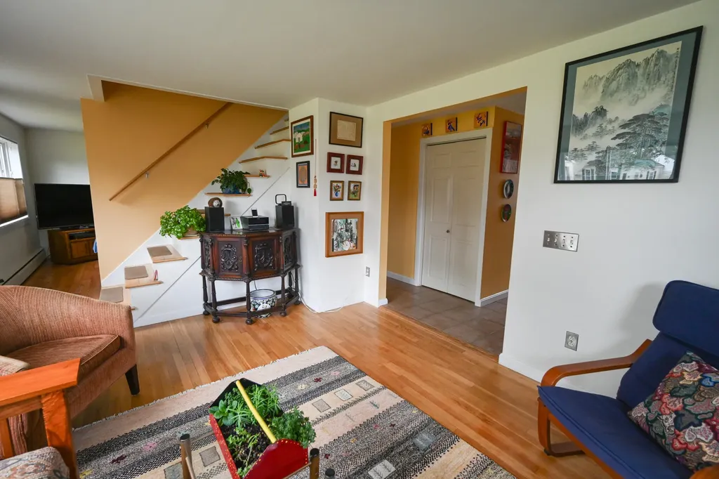 27 Westbrook Terrace Hampden ME 04444