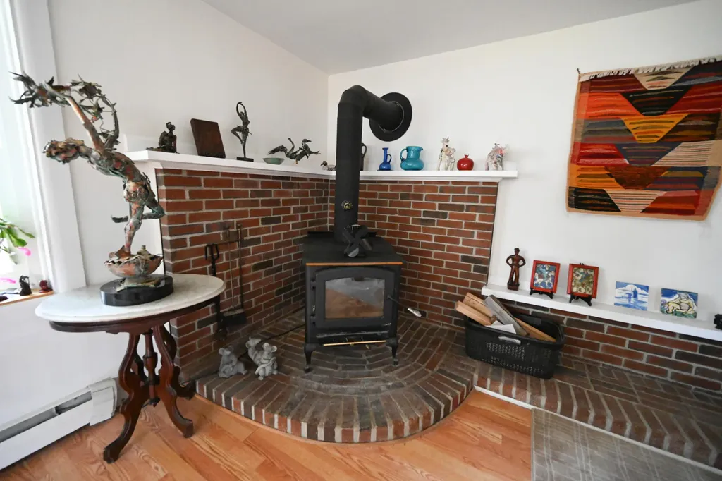 27 Westbrook Terrace Hampden ME 04444