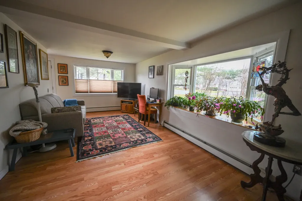 27 Westbrook Terrace Hampden ME 04444