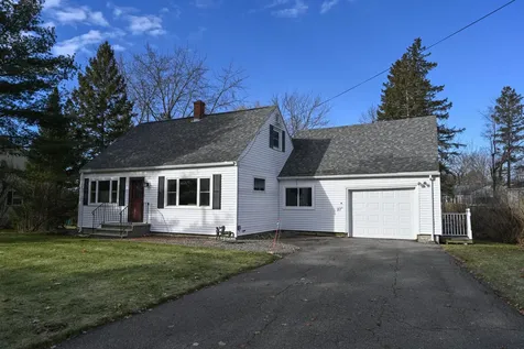 27 Westbrook Terrace Hampden ME 04444