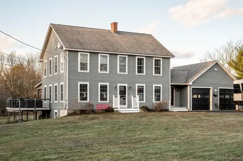 19 Winters Way Glenburn ME 04401