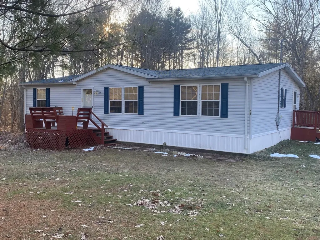 31 Lamson Road Windsor ME 04363