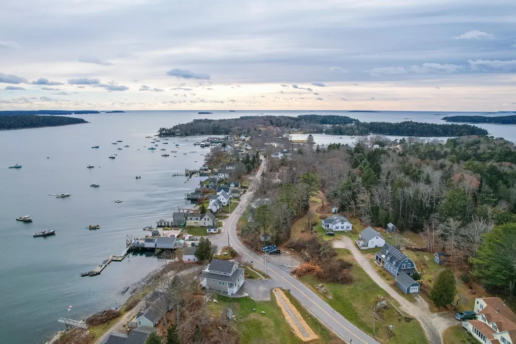 8 Sunrise Lane Harpswell ME 04079