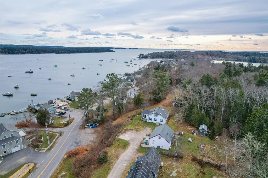 8 Sunrise Lane Harpswell ME 04079