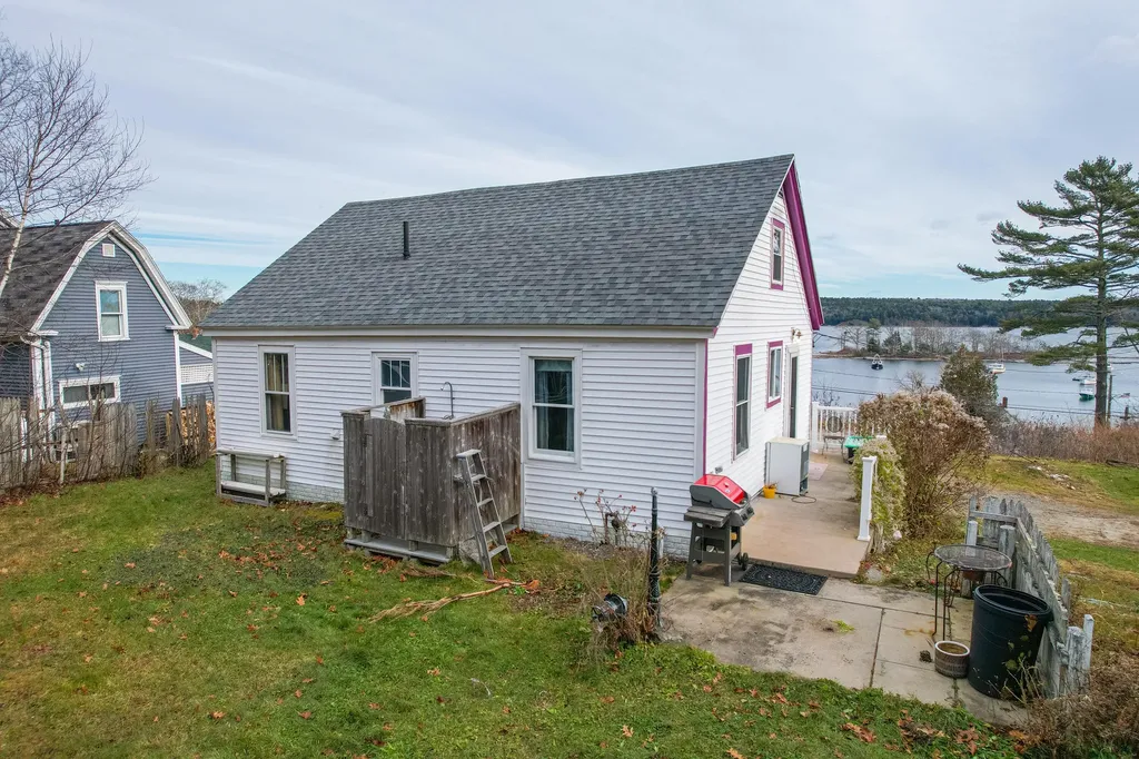 8 Sunrise Lane Harpswell ME 04079
