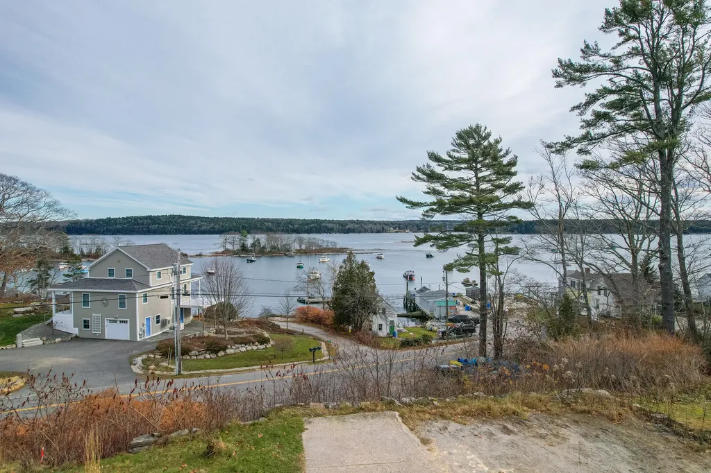 8 Sunrise Lane Harpswell ME 04079