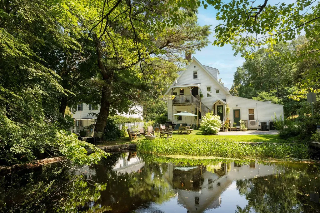 1129 Main Street Mount Desert ME 04660