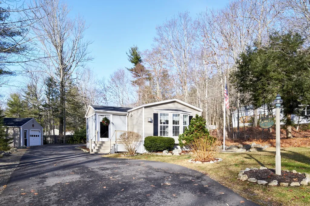 27 Blackberry Lane Camden ME 04843