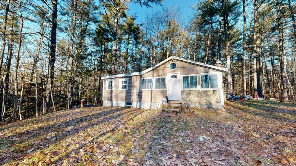 62 Yankee Way Auburn ME 04210