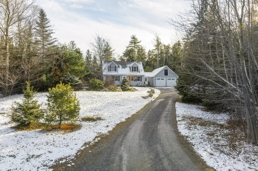 45 Murphy Road Boothbay ME 04537