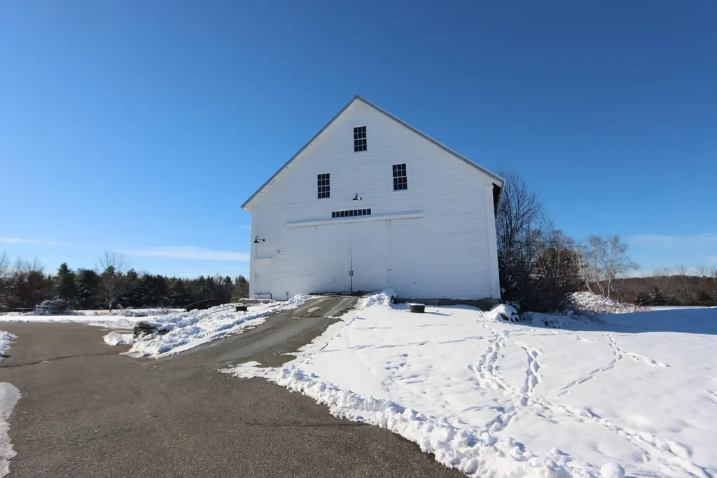 556 E Oxford Road Oxford ME 04270