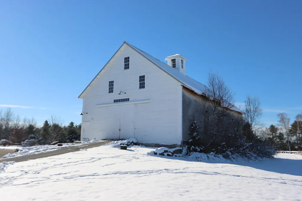 556 E Oxford Road Oxford ME 04270
