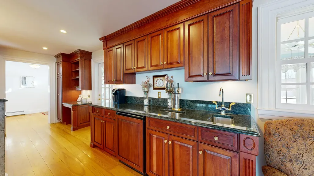 556 E Oxford Road Oxford ME 04270