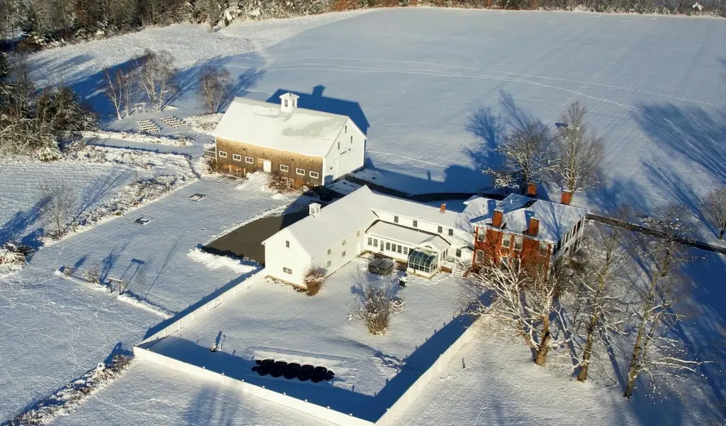 556 E Oxford Road Oxford ME 04270