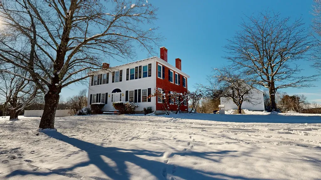 556 E Oxford Road Oxford ME 04270
