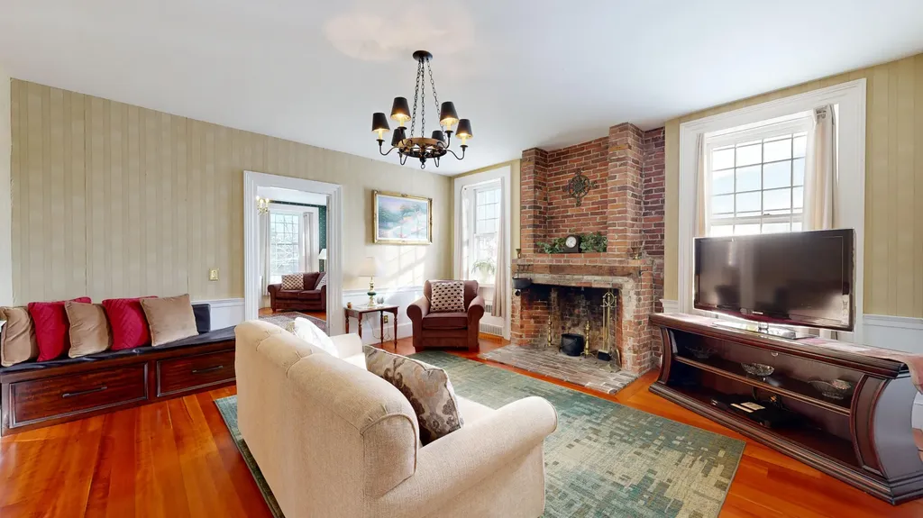 556 E Oxford Road Oxford ME 04270