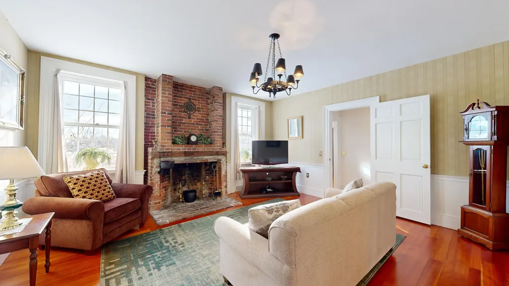 556 E Oxford Road Oxford ME 04270