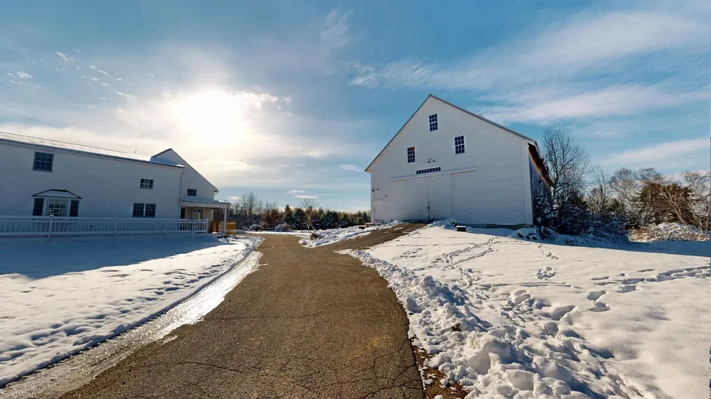 556 E Oxford Road Oxford ME 04270