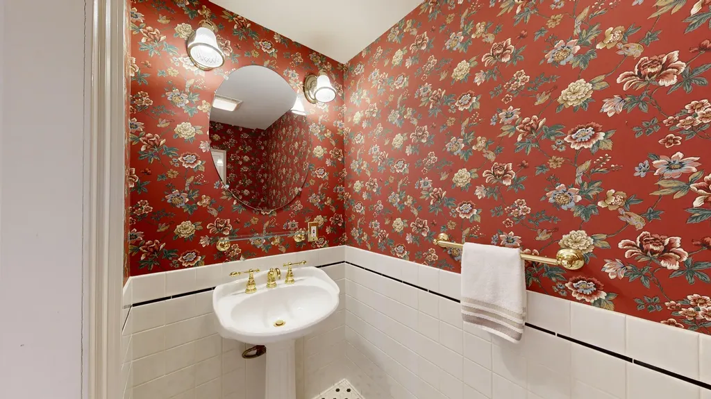 556 E Oxford Road Oxford ME 04270