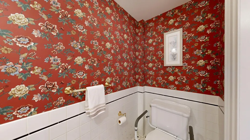 556 E Oxford Road Oxford ME 04270