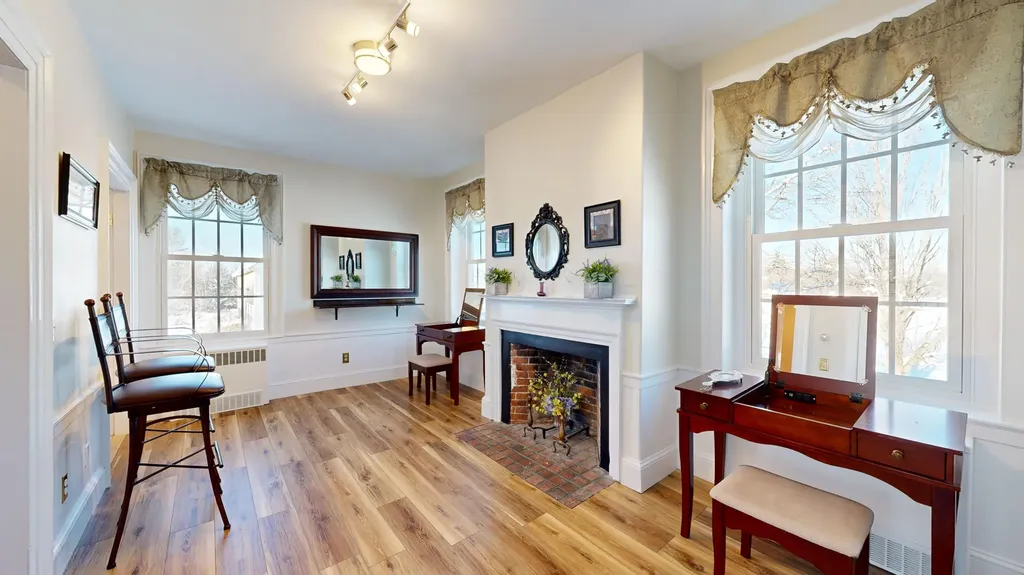 556 E Oxford Road Oxford ME 04270