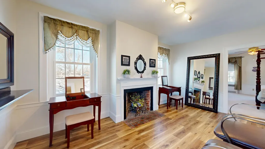 556 E Oxford Road Oxford ME 04270