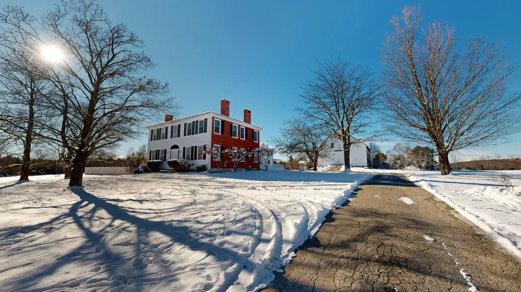 556 E Oxford Road Oxford ME 04270