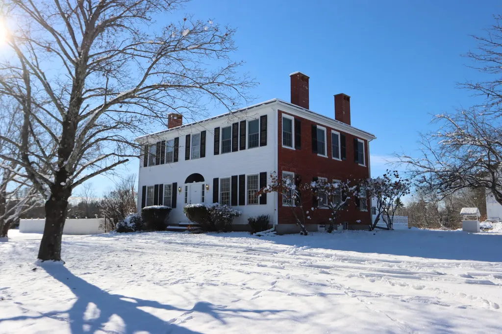 556 E Oxford Road Oxford ME 04270