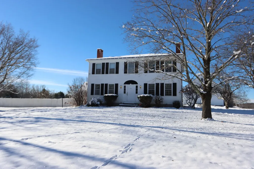 556 E Oxford Road Oxford ME 04270