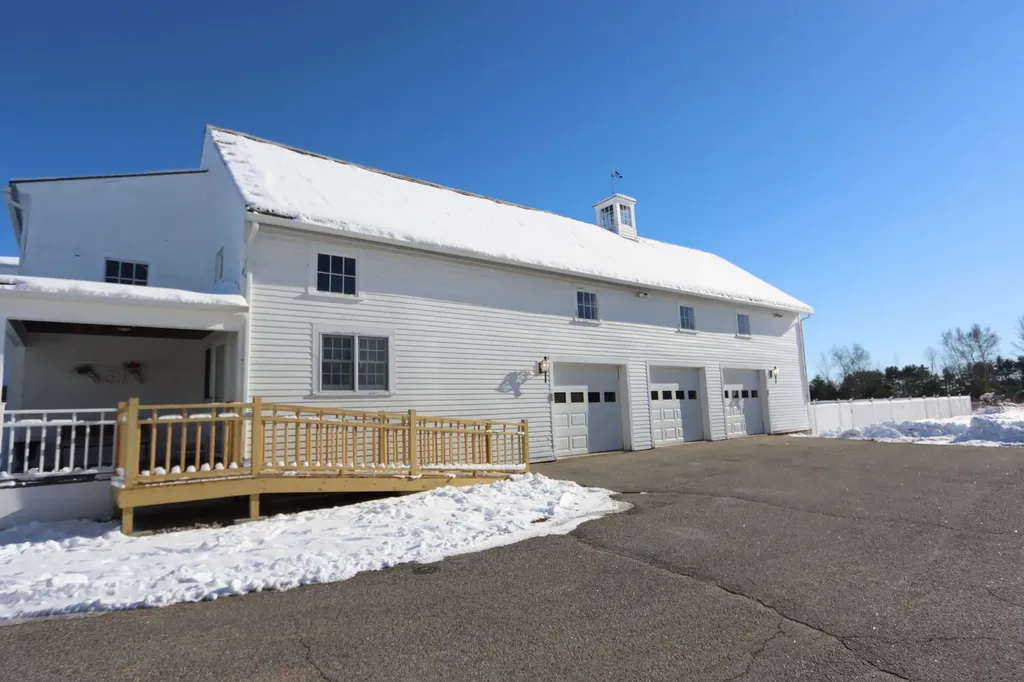 556 E Oxford Road Oxford ME 04270