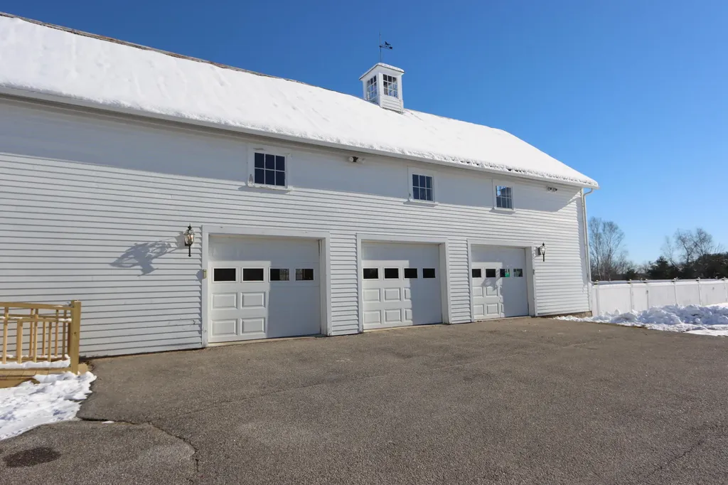 556 E Oxford Road Oxford ME 04270