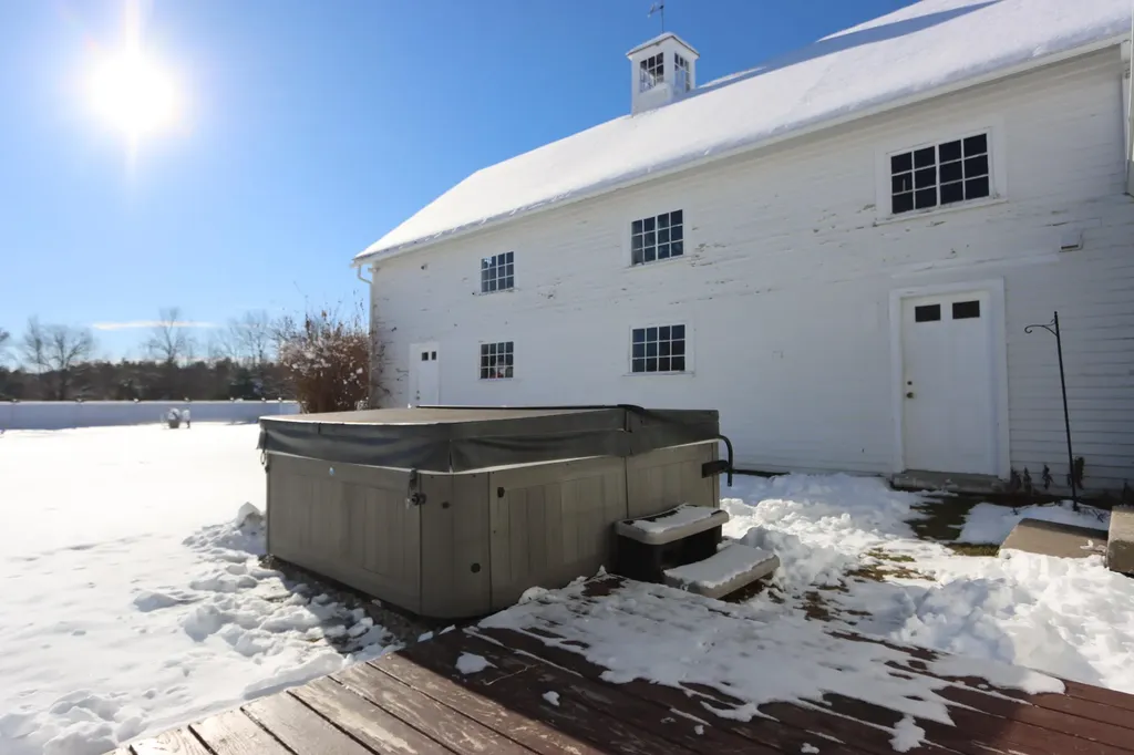 556 E Oxford Road Oxford ME 04270