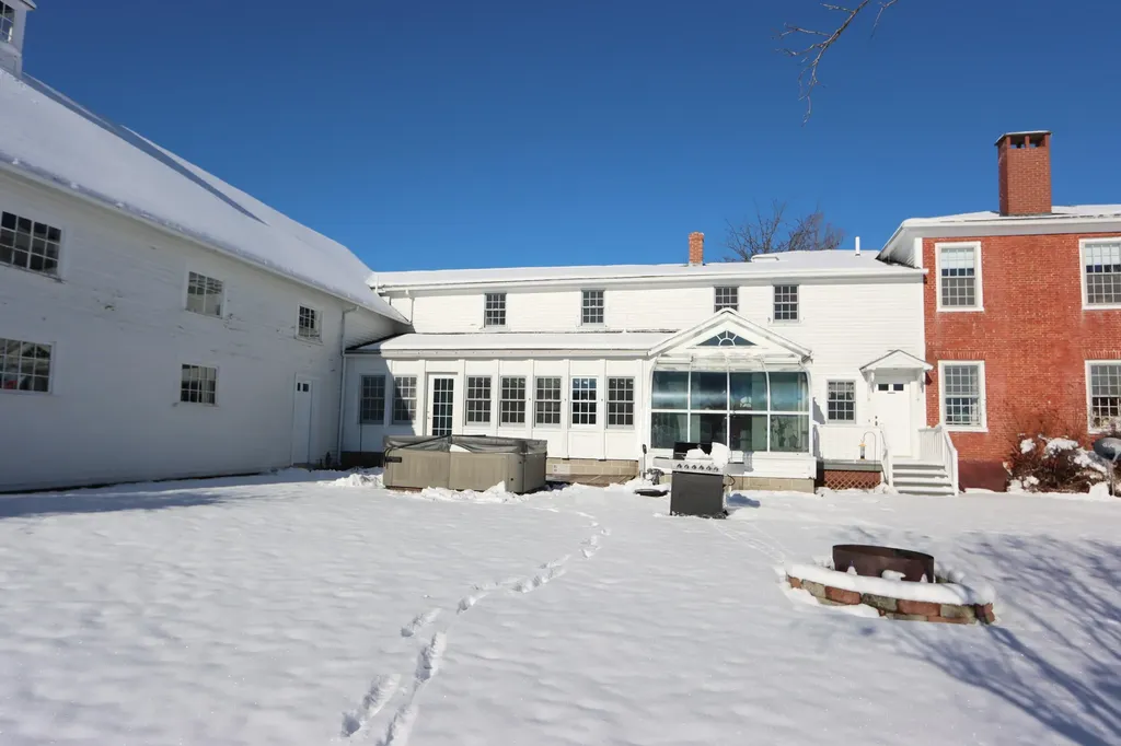 556 E Oxford Road Oxford ME 04270