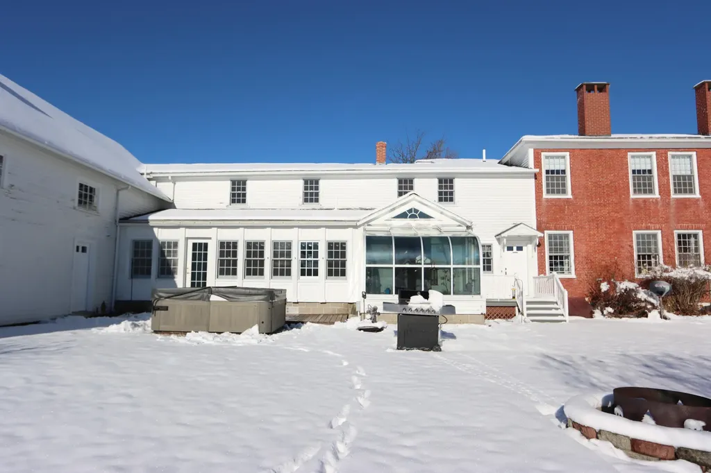 556 E Oxford Road Oxford ME 04270