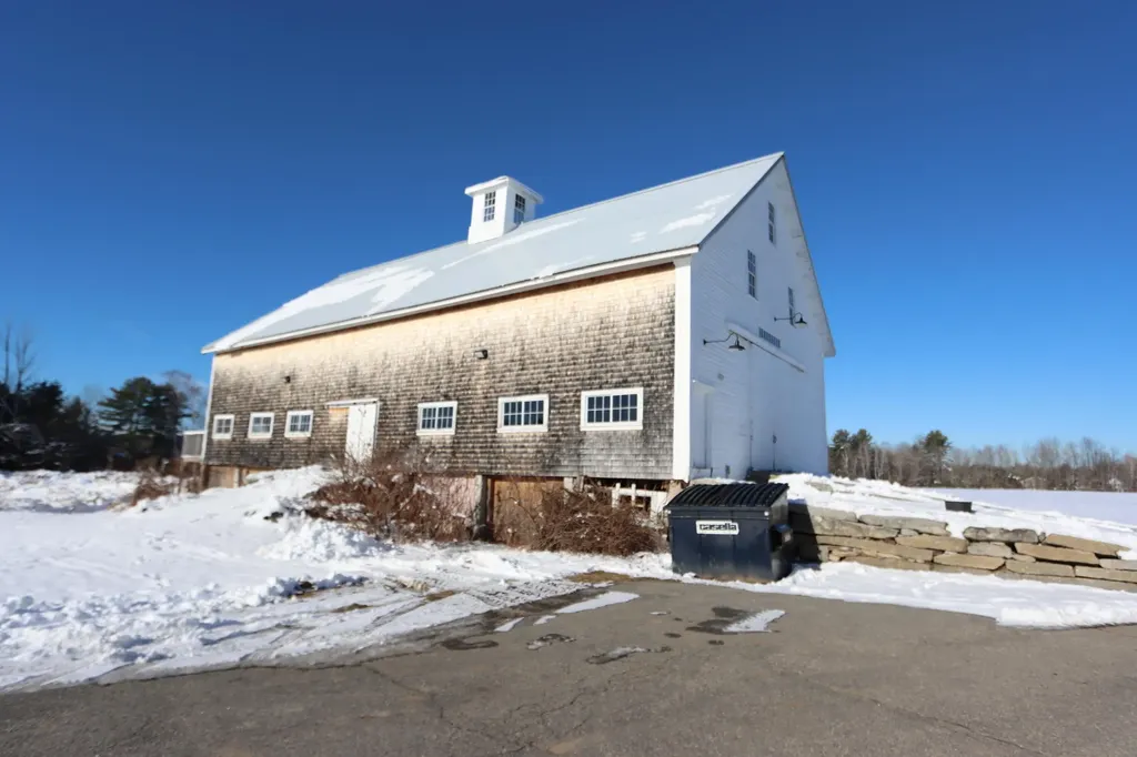 556 E Oxford Road Oxford ME 04270