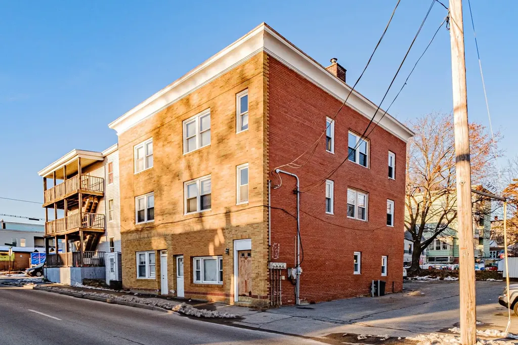946 Lisbon Street Lewiston ME 04240