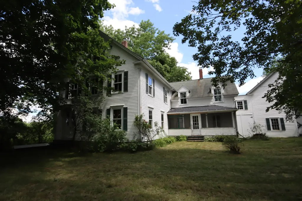 1124 Main Street Monmouth ME 04259