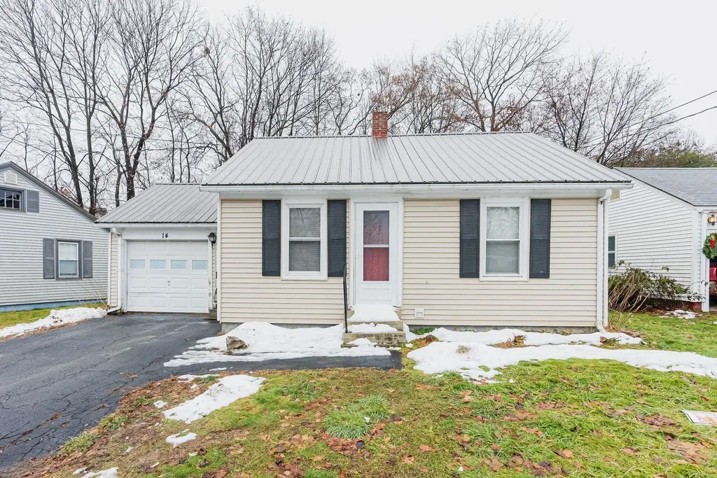 14 Hillside Avenue Waterville ME 04901