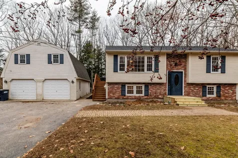 62 Woodridge Drive Buxton ME 04093