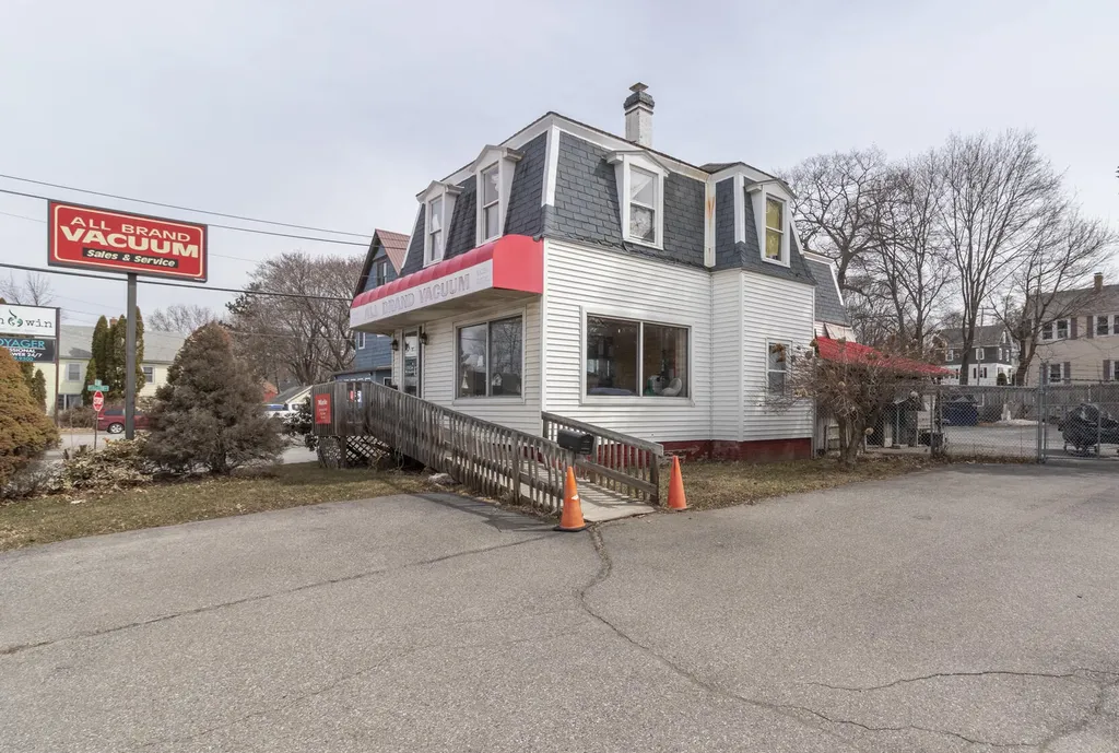 392 S Main Street Brewer ME 04412