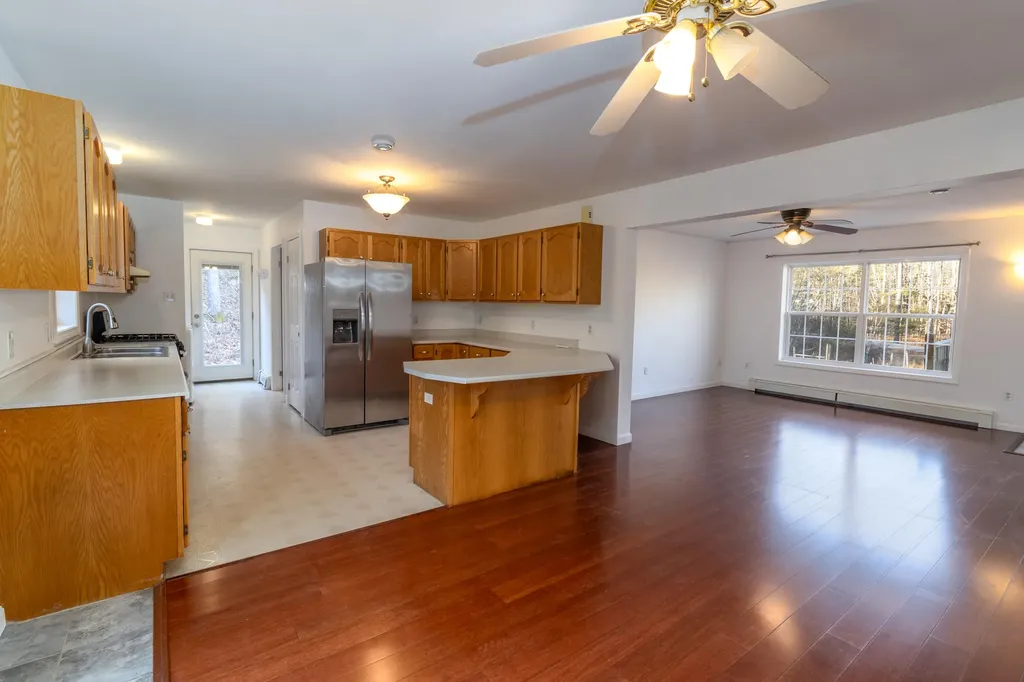 448 River Road Topsham ME 04086